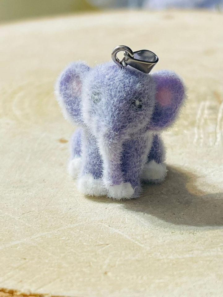 Pendentif Éléphant feutrine violet - Les bijoux de Théa