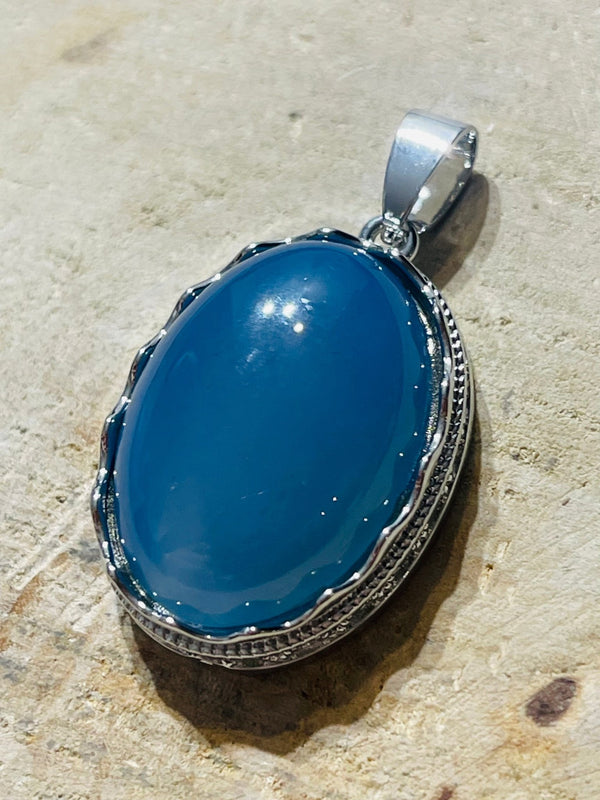 Pendentif en Agate bleue - Les bijoux de Théa