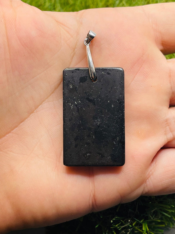 Pendentif en Argent 925 serti d'une Shungite - Les bijoux de Théa