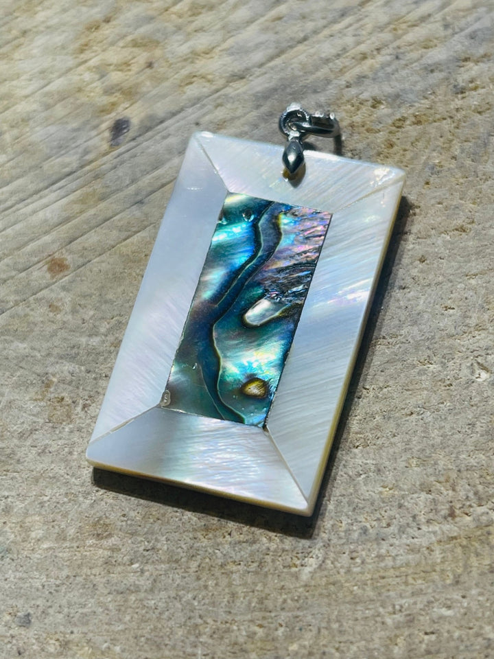 Pendentif en coquille d’Ormeau et Nacre - Les bijoux de Théa