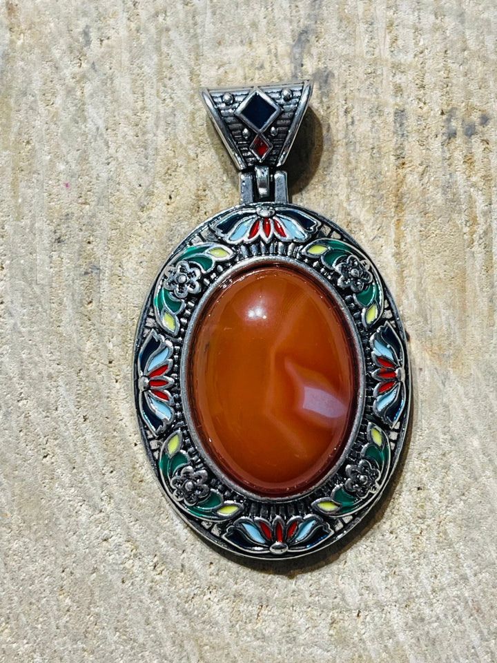 Pendentif en Cornaline et en émaux - Les bijoux de Théa