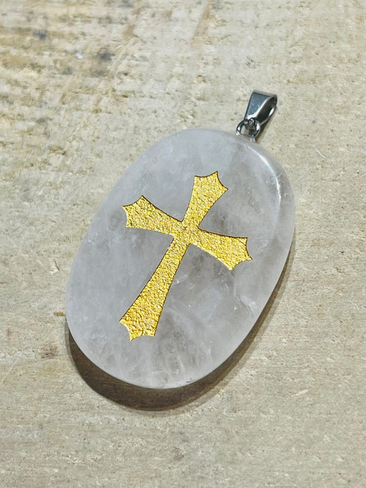 Pendentif en Cristal de roche et croix dorée - Les bijoux de Théa