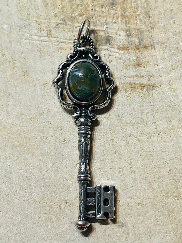Pendentif en forme de clé et en Agate mousse - Les bijoux de Théa