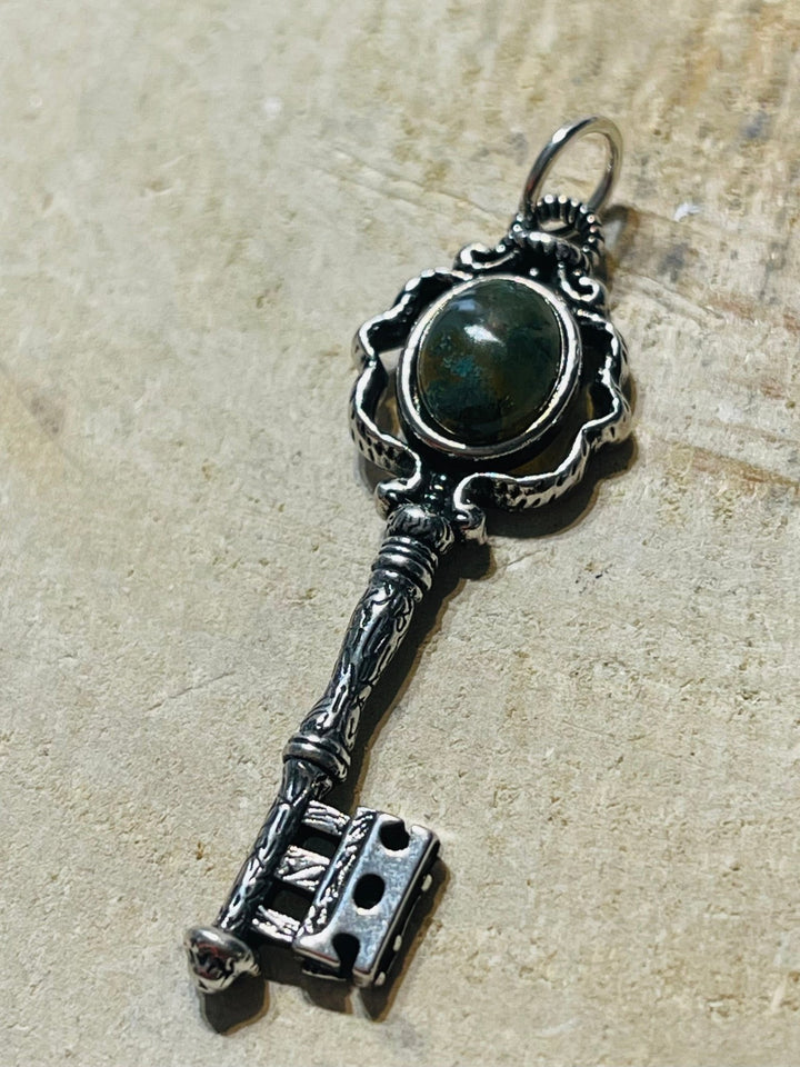 Pendentif en forme de clé et en Agate mousse - Les bijoux de Théa