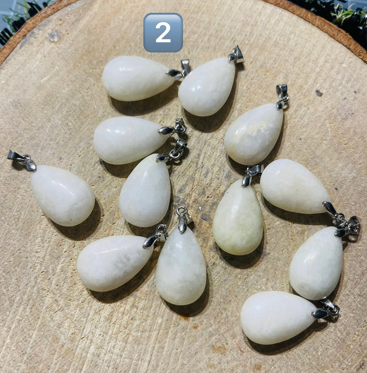 Pendentif en Jade goutte d’eau - Les bijoux de Théa