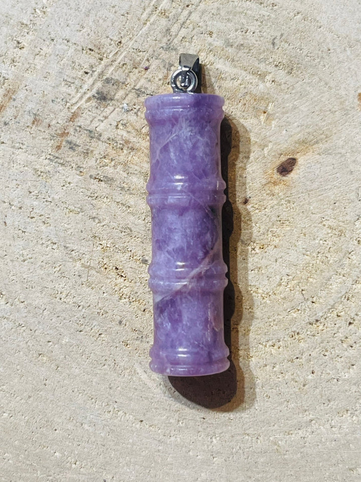 Pendentif en Lépidolite en forme de Bambou - Les bijoux de Théa