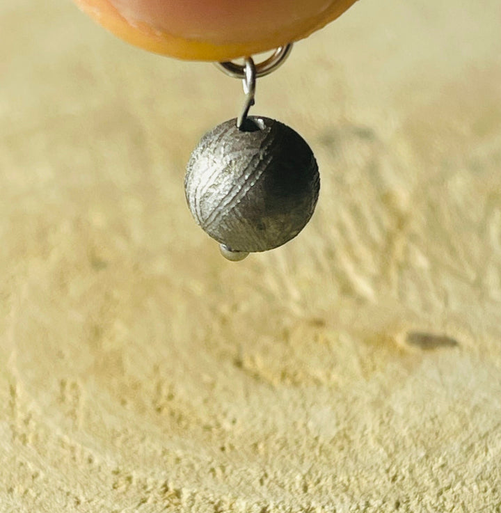 Pendentif en Météorite d’Aletai - Les bijoux de Théa