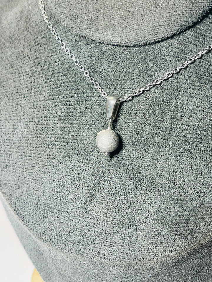 Pendentif en Météorite d’Aletai - Les bijoux de Théa