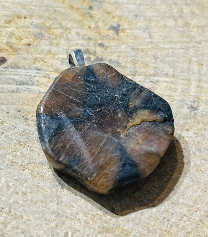 Pendentif en pierres naturelles Chiastolite (3) - Les bijoux de Théa