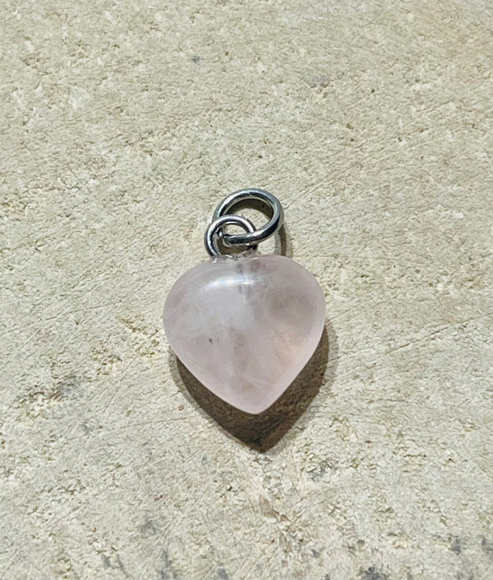 Pendentif en Quartz rose en forme de cœur - Les bijoux de Théa