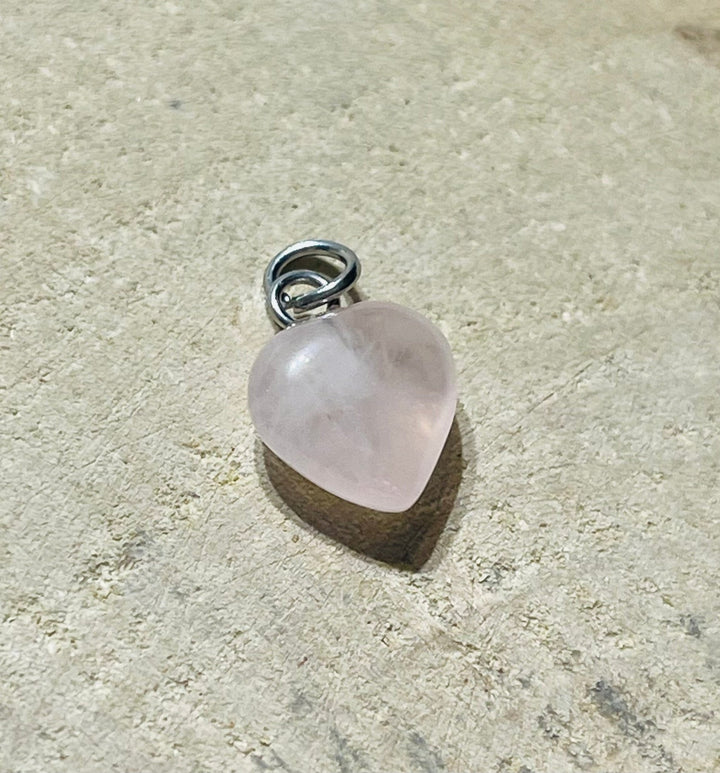 Pendentif en Quartz rose en forme de cœur - Les bijoux de Théa