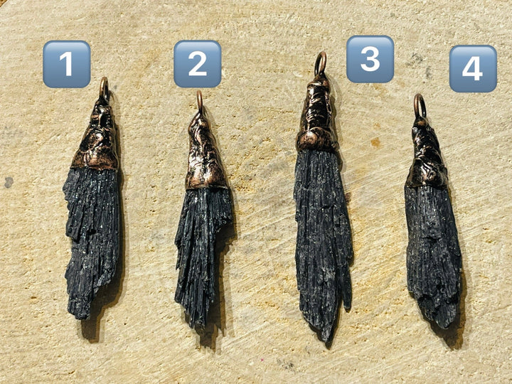 Pendentif en Tourmaline noire brute - Les bijoux de Théa