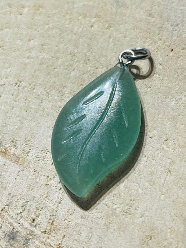 Pendentif Feuille en Aventurine verte - Les bijoux de Théa