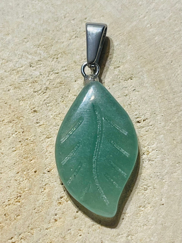 Pendentif Feuille en Aventurine verte - Les bijoux de Théa