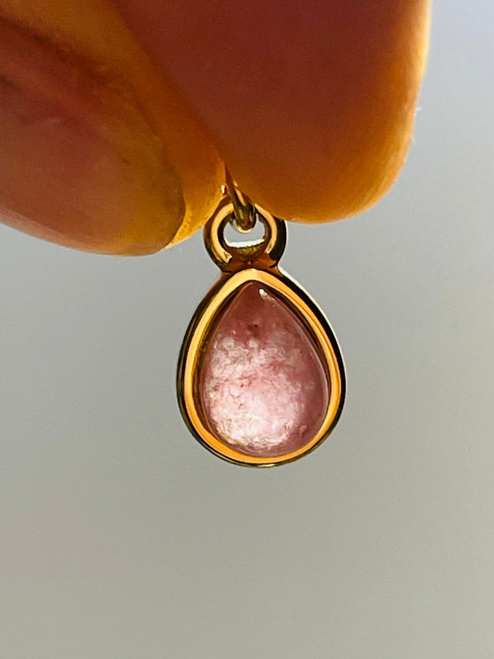 Pendentif goutte d’eau en Quartz rose - Les bijoux de Théa