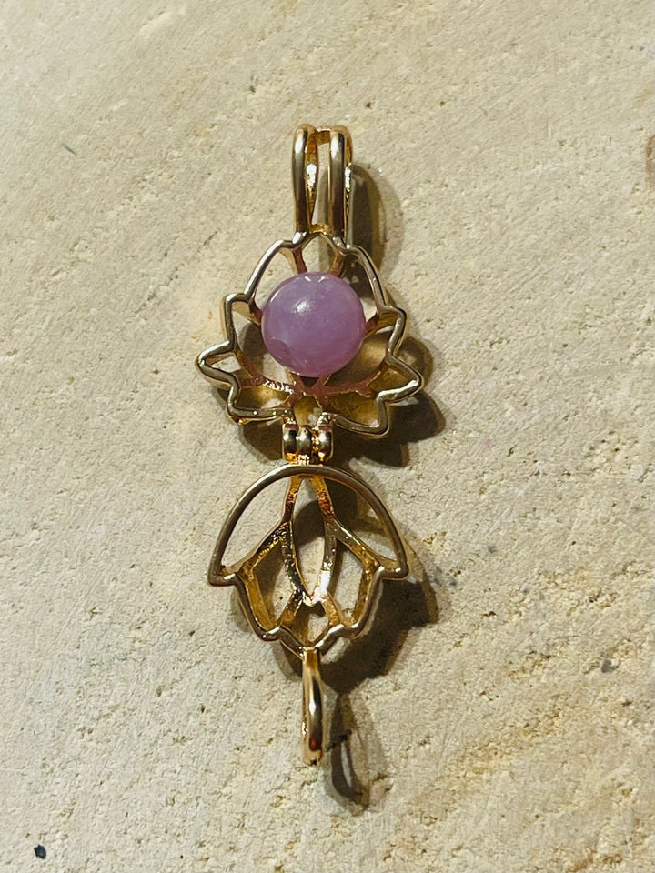 Pendentif Lotus Cage laiton doré pour pierre naturelle - Les bijoux de Théa