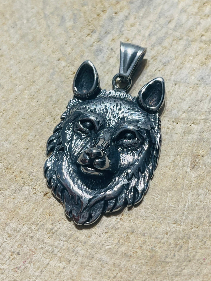Pendentif Loup en acier inoxydable - Les bijoux de Théa