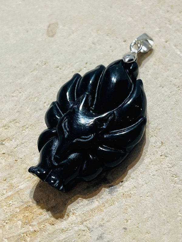 Pendentif Loup en obsidienne - Les bijoux de Théa