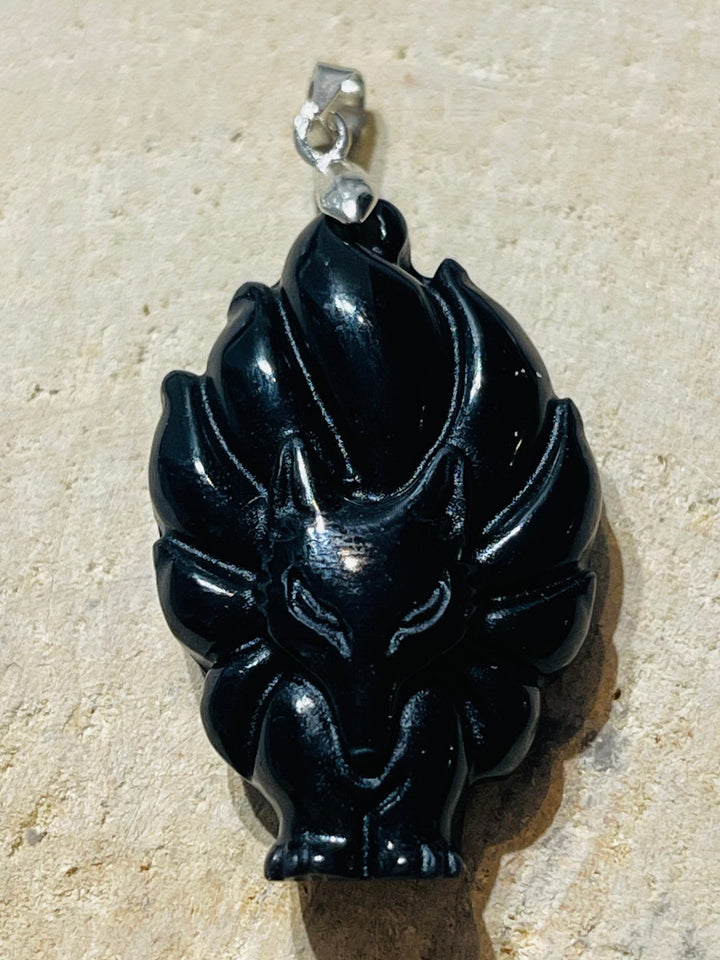Pendentif Loup en obsidienne - Les bijoux de Théa