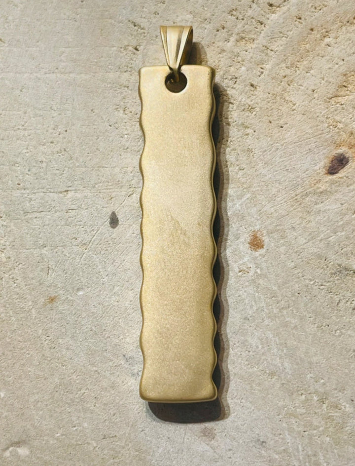 Pendentif mantra OM doré mate - Les bijoux de Théa