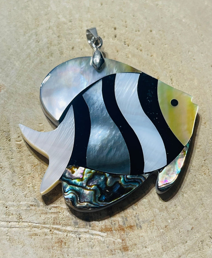 Pendentif Poisson en coquille d’Ormeau et nacre - Les bijoux de Théa