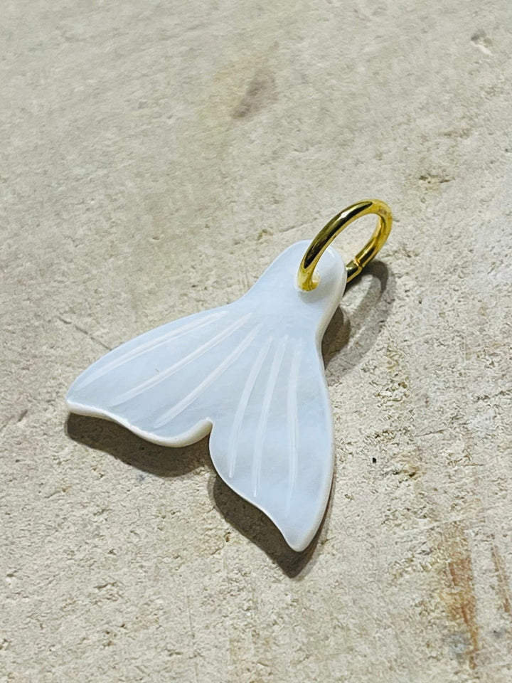 Pendentif queue de sirène en Nacre - Les bijoux de Théa
