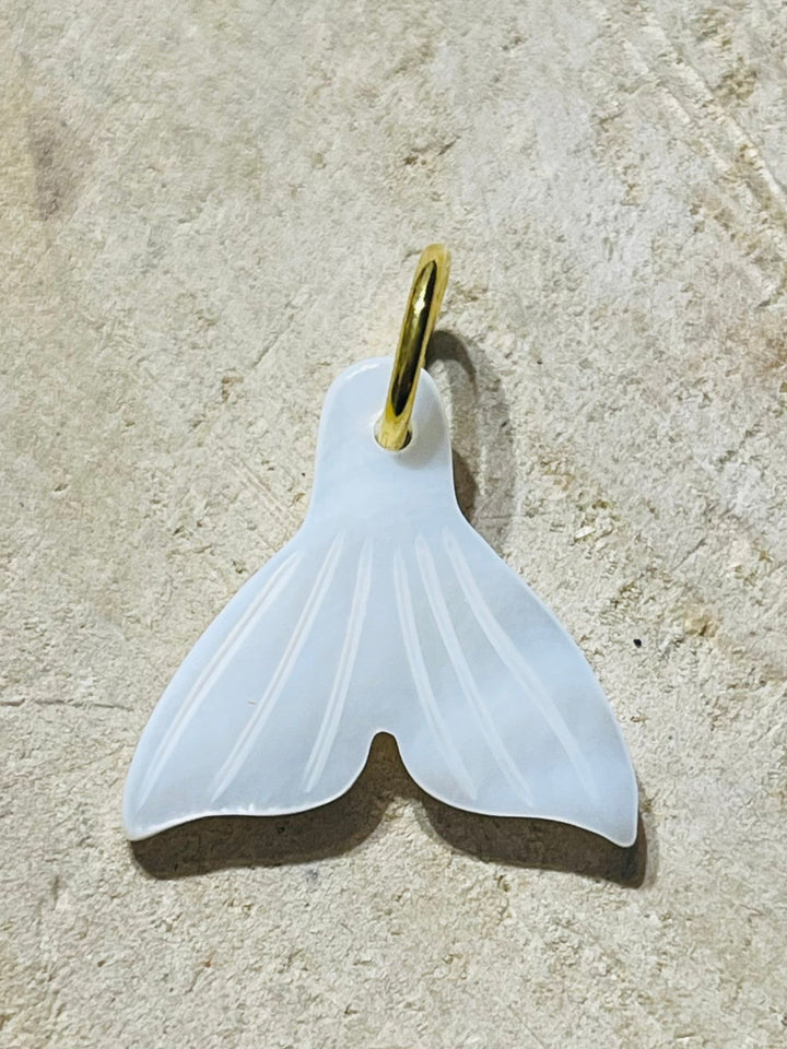 Pendentif queue de sirène en Nacre - Les bijoux de Théa