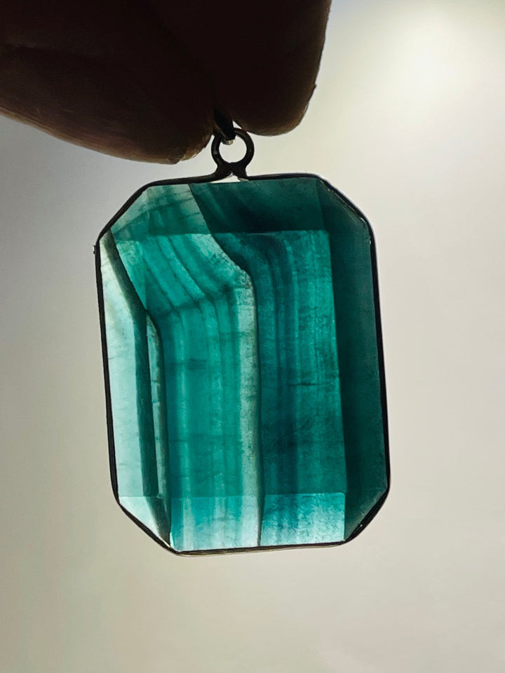 Pendentif rectangle en Fluorite facettée au choix - Les bijoux de Théa