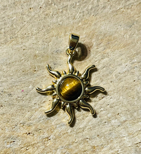 Pendentif soleil avec un œil de tigre - Les bijoux de Théa