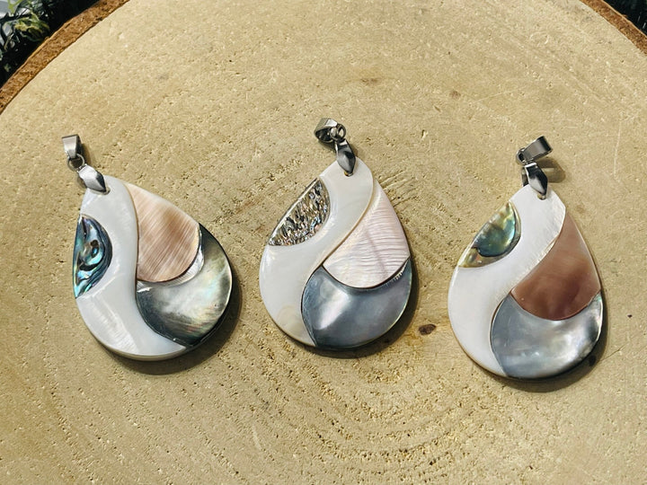 Pendentif vague en coquille d’Ormeau et Nacre - Les bijoux de Théa