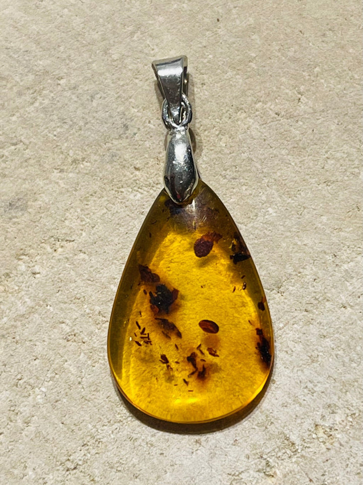 Pendentifs en Ambre au choix - Les bijoux de Théa