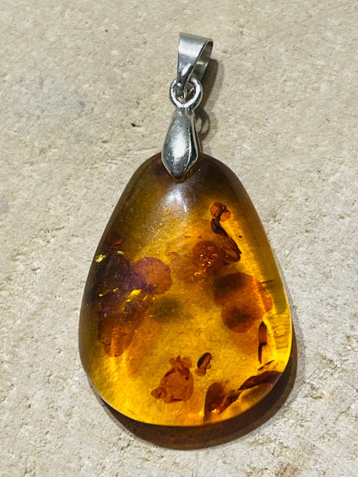 Pendentifs en Ambre au choix - Les bijoux de Théa