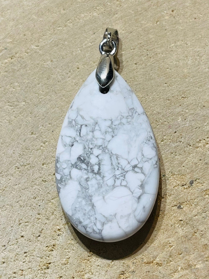 Pendentifs en Howlite au choix - Les bijoux de Théa