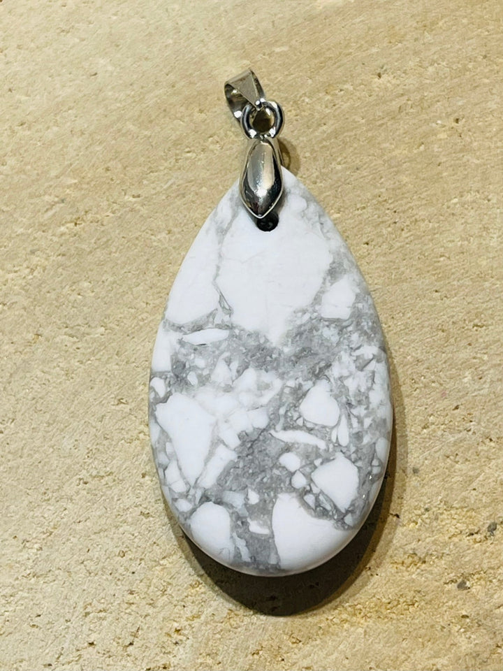 Pendentifs en Howlite au choix - Les bijoux de Théa