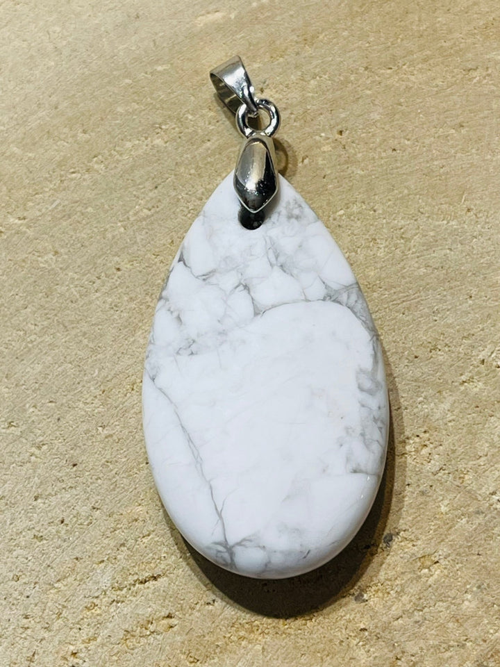 Pendentifs en Howlite au choix - Les bijoux de Théa