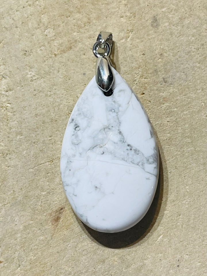 Pendentifs en Howlite au choix - Les bijoux de Théa