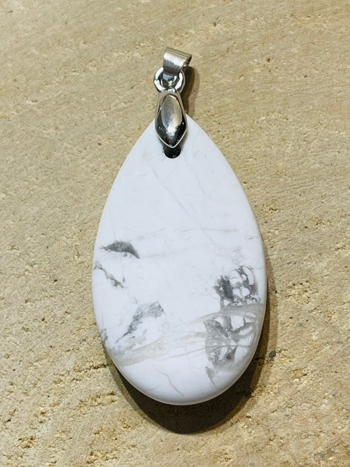 Pendentifs en Howlite au choix - Les bijoux de Théa