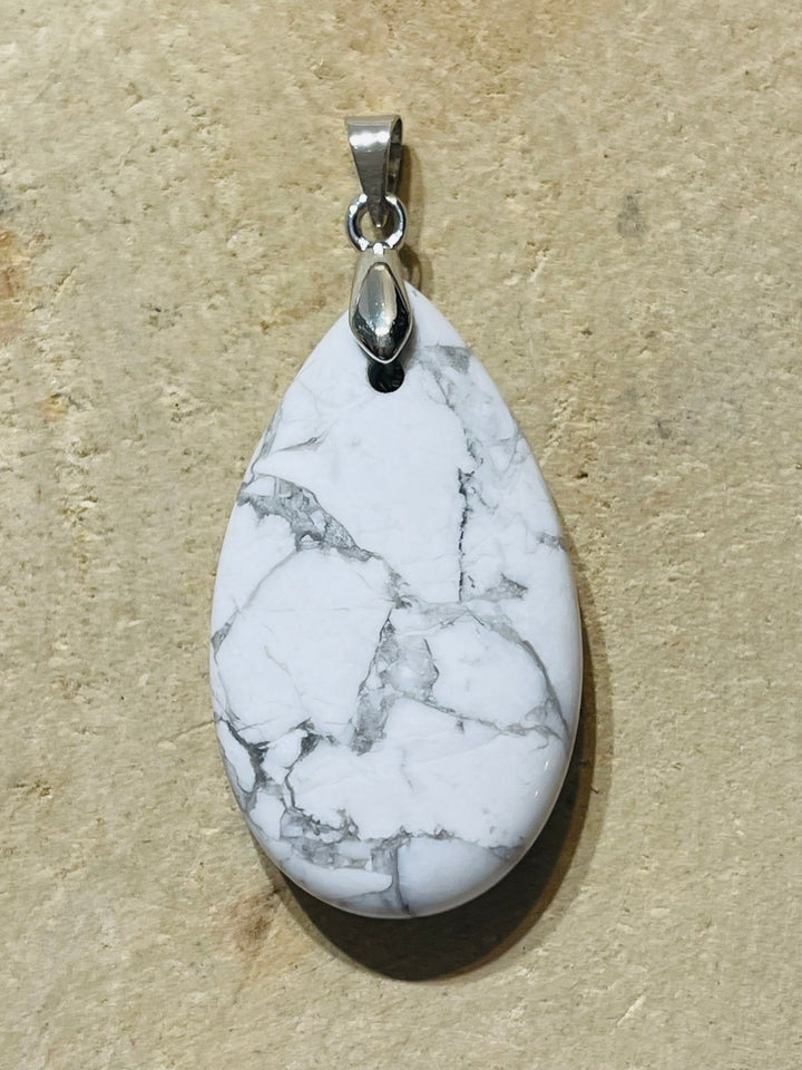 Pendentifs en Howlite au choix - Les bijoux de Théa
