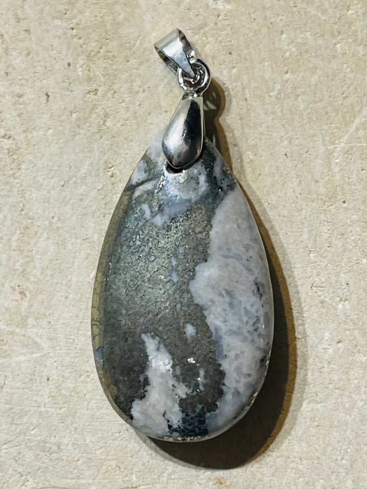 Pendentifs en Pyrite au choix - Les bijoux de Théa