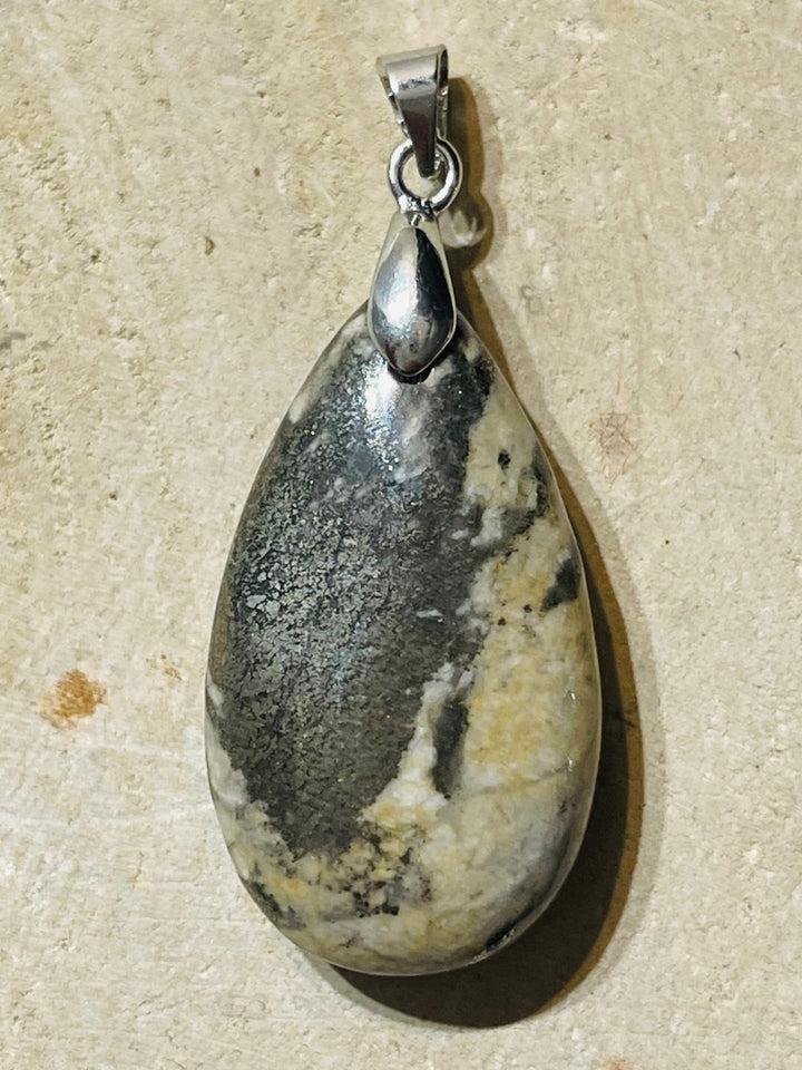 Pendentifs en Pyrite au choix - Les bijoux de Théa