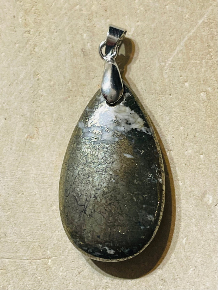 Pendentifs en Pyrite au choix - Les bijoux de Théa