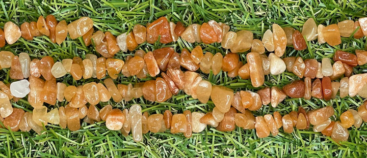 Perles naturelles chips / pépites en Aventurine orange 5-8 mm (fil de 80 cm) - Les bijoux de Théa