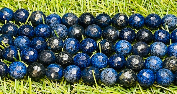 Perles naturelles en Lapis lazuli à facettes en 8 mm - Les bijoux de Théa