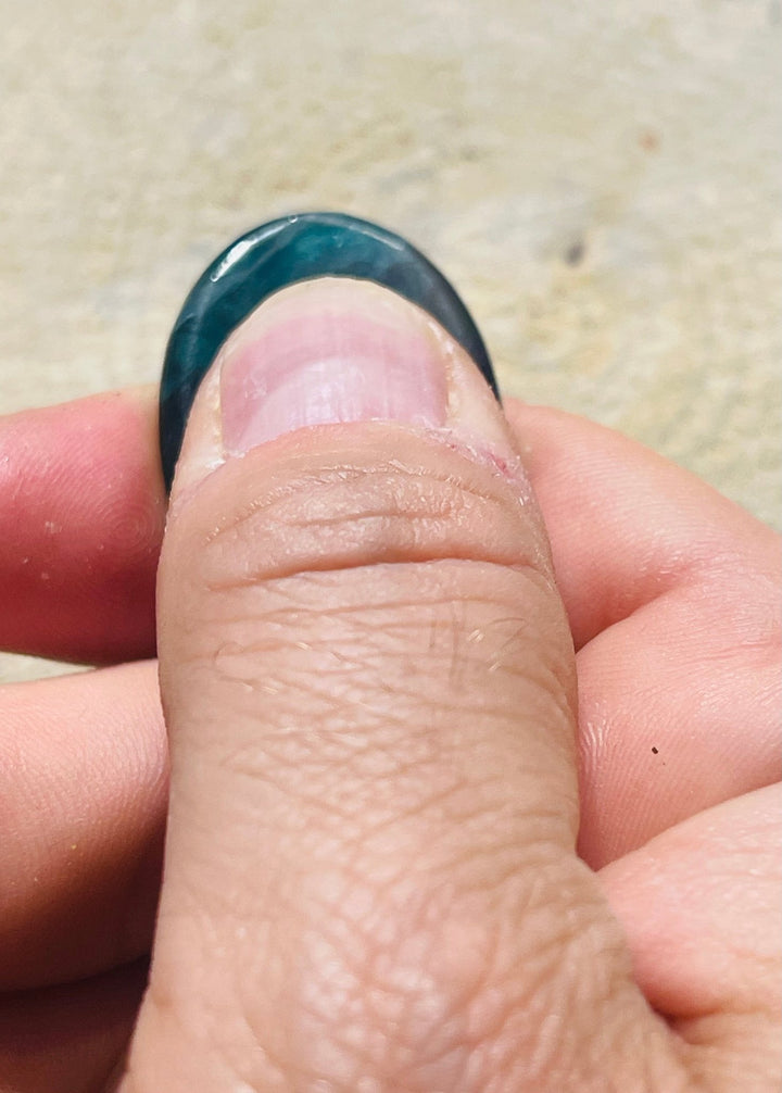 Pierre d’apaisement en Fluorite contre le stress - Les bijoux de Théa