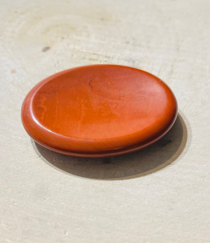 Pierre d’apaisement en Jaspe rouge contre le stress - Les bijoux de Théa