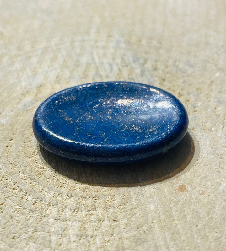 Pierre d’apaisement en Lapis - lazuli contre le stress - Les bijoux de Théa