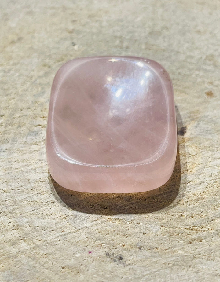 Pierre d’apaisement en Quartz rose contre le stress - Les bijoux de Théa