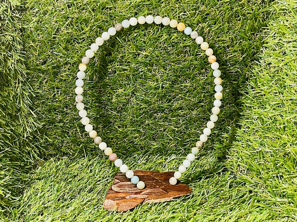 Serre-tête SERRETHEA en Perles naturelles de Béryl Morganite - Les bijoux de Théa