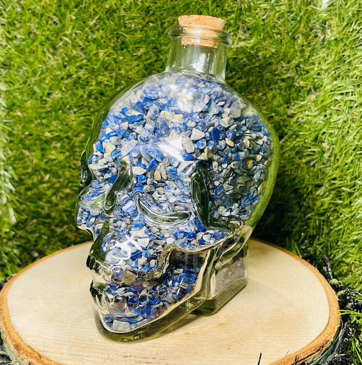 Tête de mort, Skull, Crâne rempli de pépites en pierre naturelle Lapis Lazuli - Les bijoux de Théa