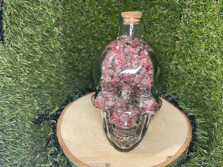 Tête de mort, Skull, Crâne rempli de pépites en pierre naturelle Rhodonite - Les bijoux de Théa